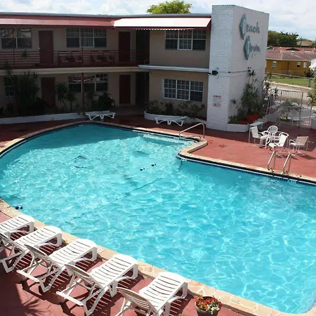 Beach And Town Motel